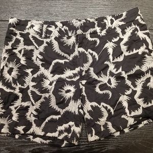 Banana Republic Embroided shorts Sz 0